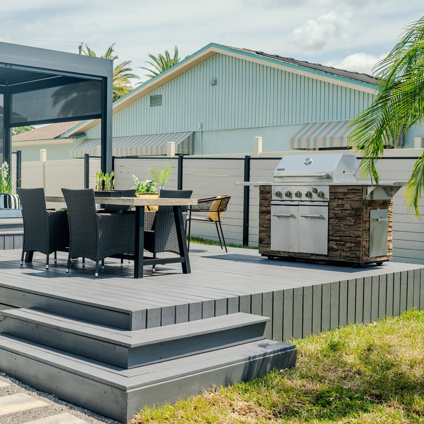 Stone Island 6-Burner Gas Grill in Terra Rosa