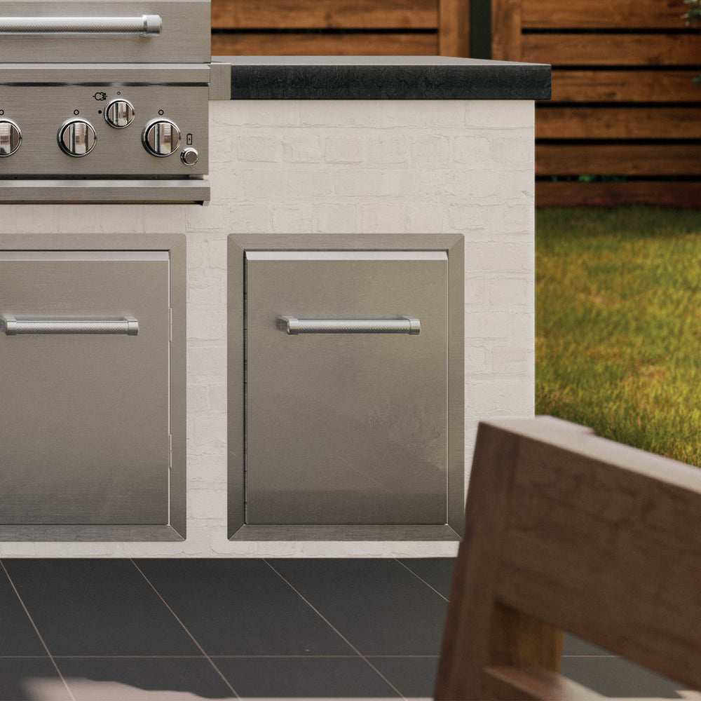 
                  
                    Built-in Roll-Out Trash Can
                  
                