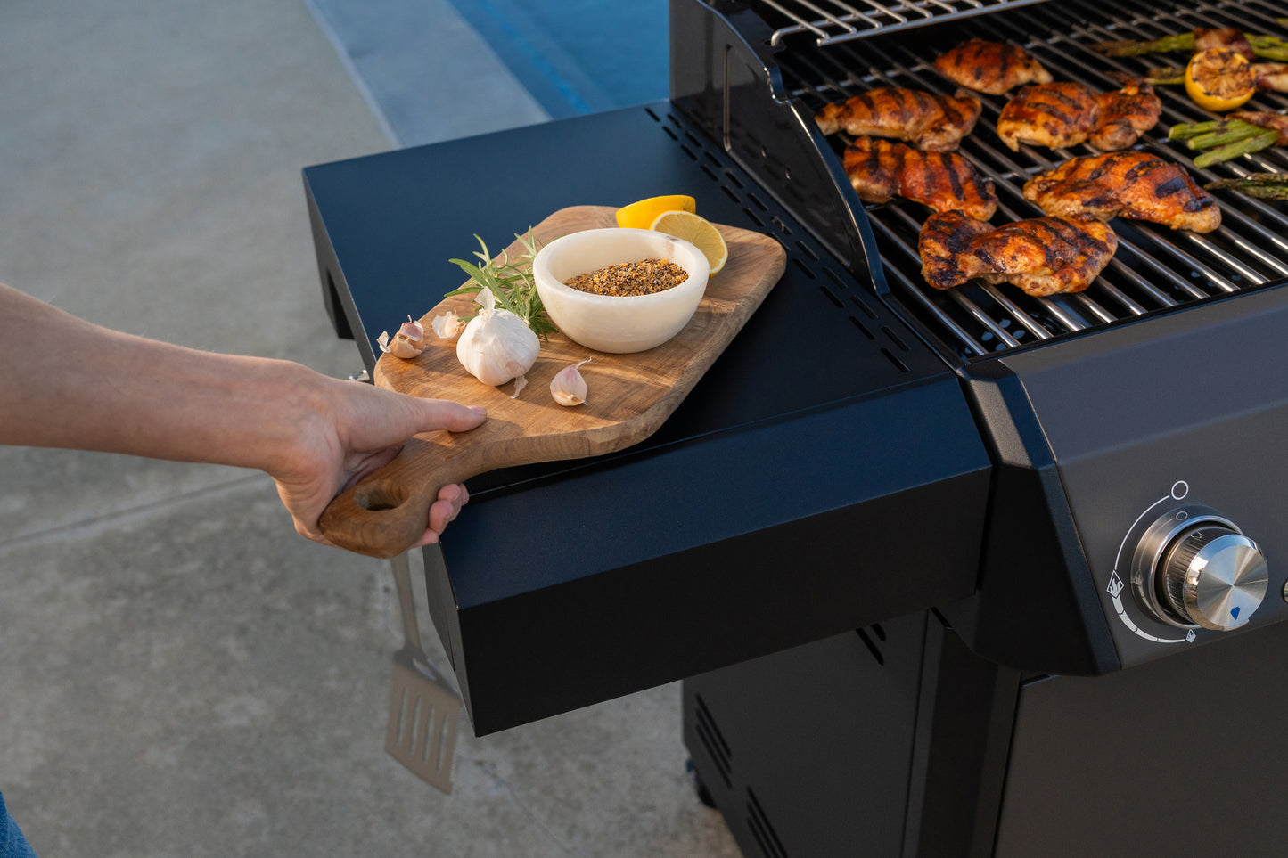 
                  
                    Spire 550X 6 Burner Dual Fuel Gas Grill with Cover
                  
                