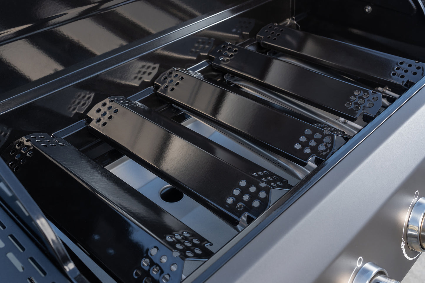 
                  
                    Spire 550X 6 Burner Dual Fuel Gas Grill with Cover
                  
                